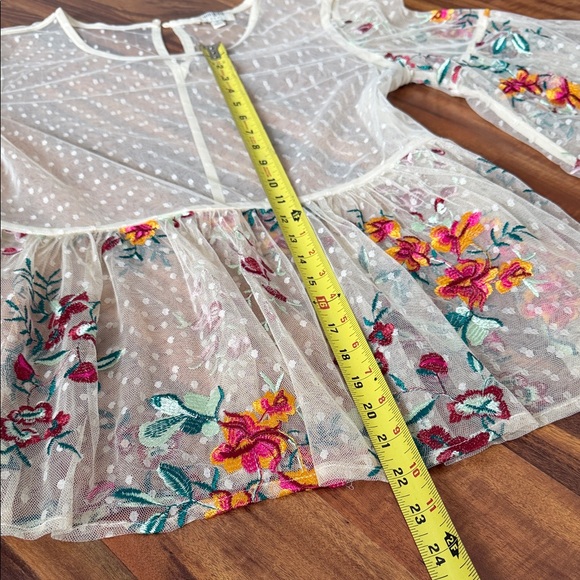 Umgee Floral Sheer Embroidered Blouse sz Small - Picture 8 of 11
